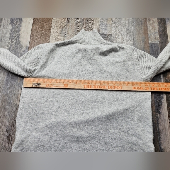 Petite French Bulldog Turtleneck Sweater by LOFT Size Small - Picture 12 of 13